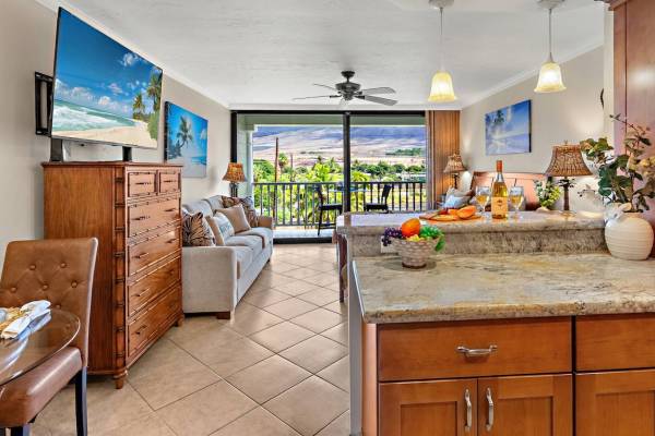 Lahaina Shores Resort 430 - mountain view  studio vacation rental with full kitchen