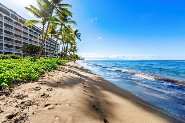 Lahaina Shores Resort Lahaina Shores - Maui Beachfront resort with calm part of the ocean and an Oceanfront pool