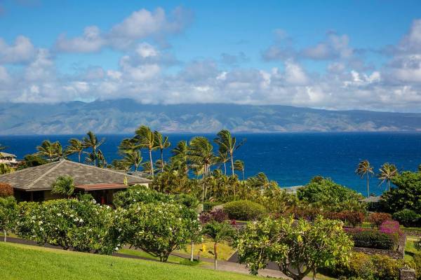 Kapalua Ridge Villas Kapalua Ridge Villas - Maui resort with a beautiful ocean view an a view of the island of Molokai
