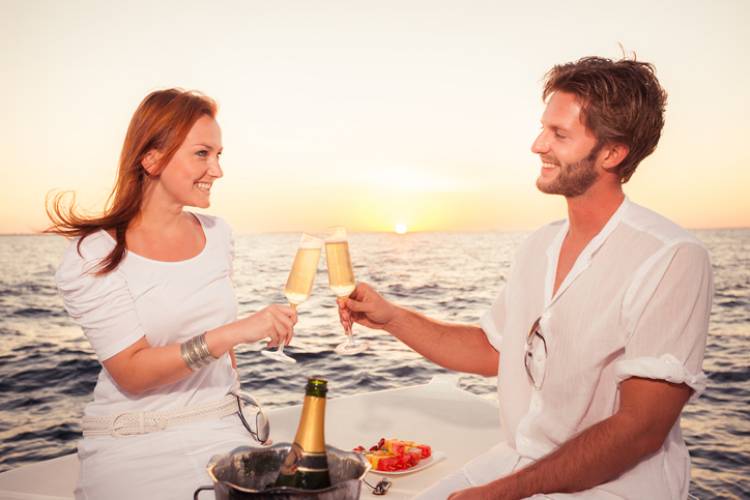 Maui Sunset Dinner Cruise | Paradise Activities | Maui Resorts 