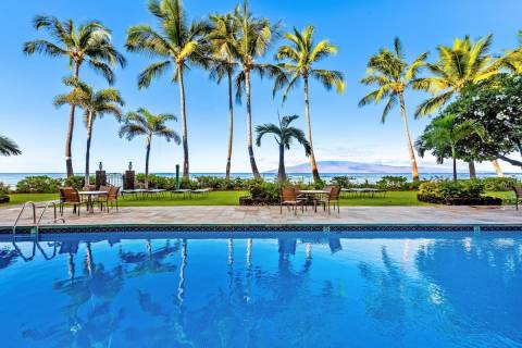 Beach-front pool at the Lahaina Shores Resort