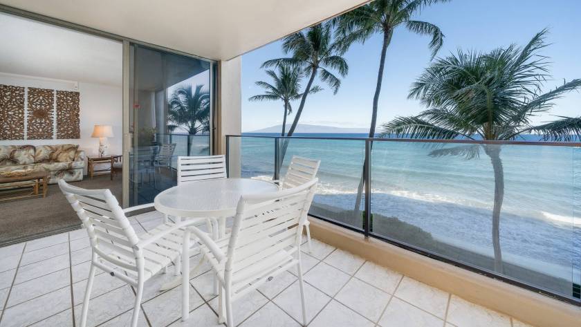 Mahana at Kaanapali 306 - Oceanfront 1-bed/1-bath, sleeps 4 guests