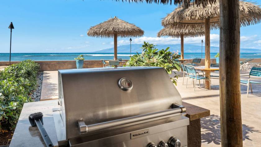 bbq grill area by the beach at Royal Kahana resort