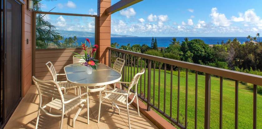Kapalua Ridge Villas 414 - Maui Vacation rentlal with a large balcony with an ocean view